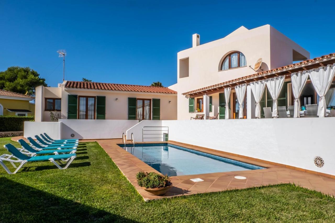 Villa Seaside Ciutadella: Beach-nearby Retreat With Pool And Wi-fi *
